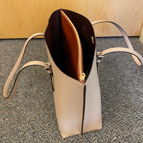 Coach Mollie Tote - Gold/Taupe Oxblood: SOLD OUT ONLINE - Picture 3 of 10